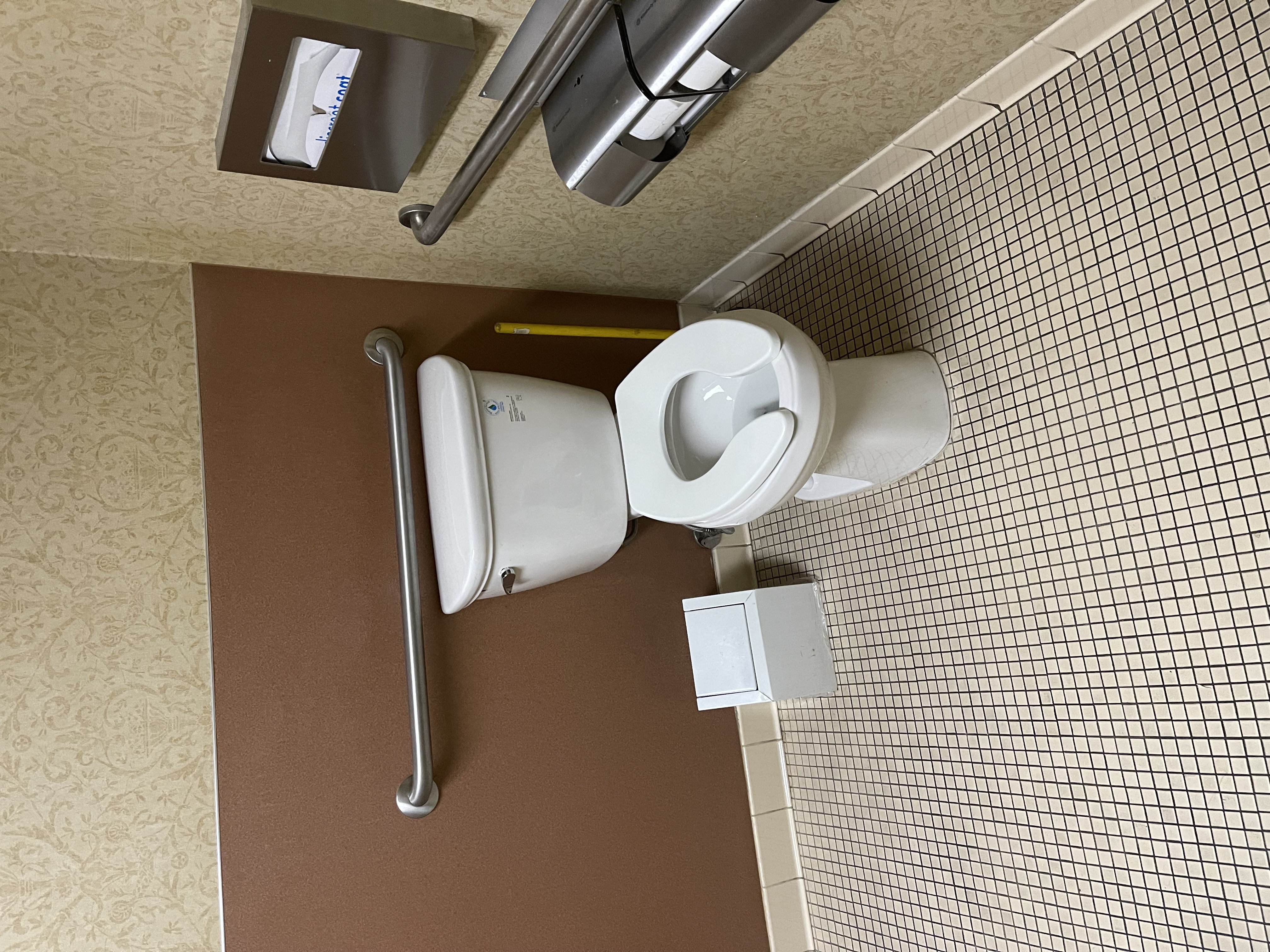 Women’s accessible stall