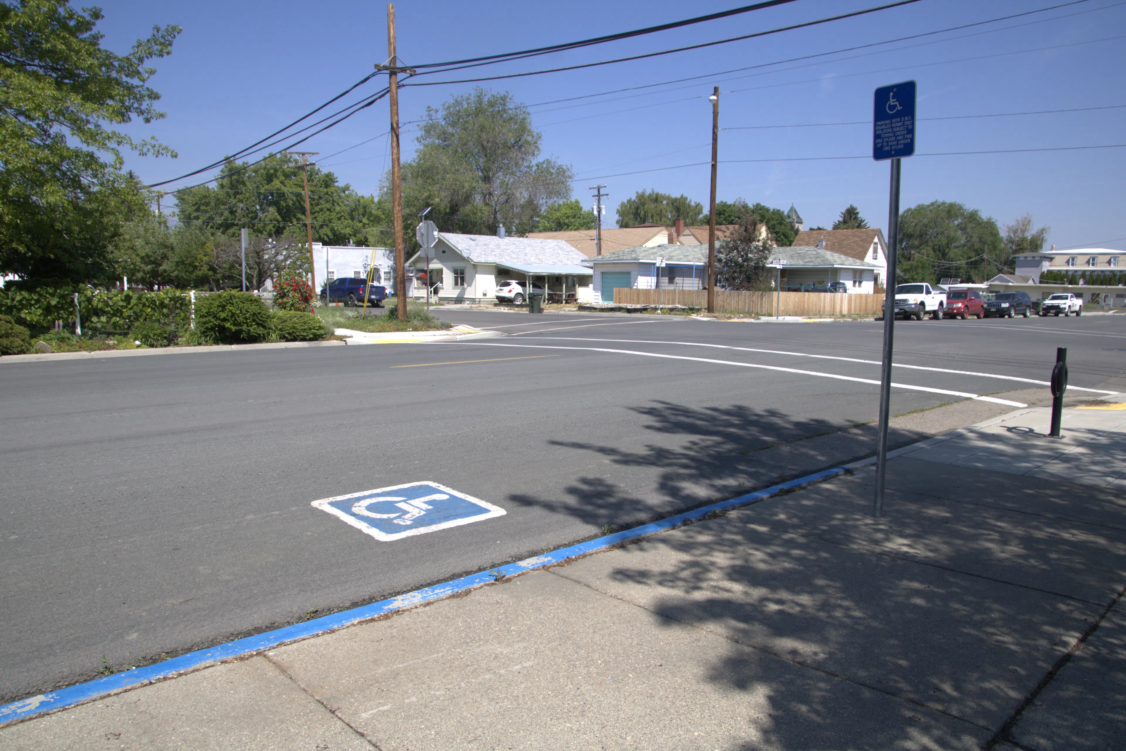 Carnegie Art Center designated accessible street parking