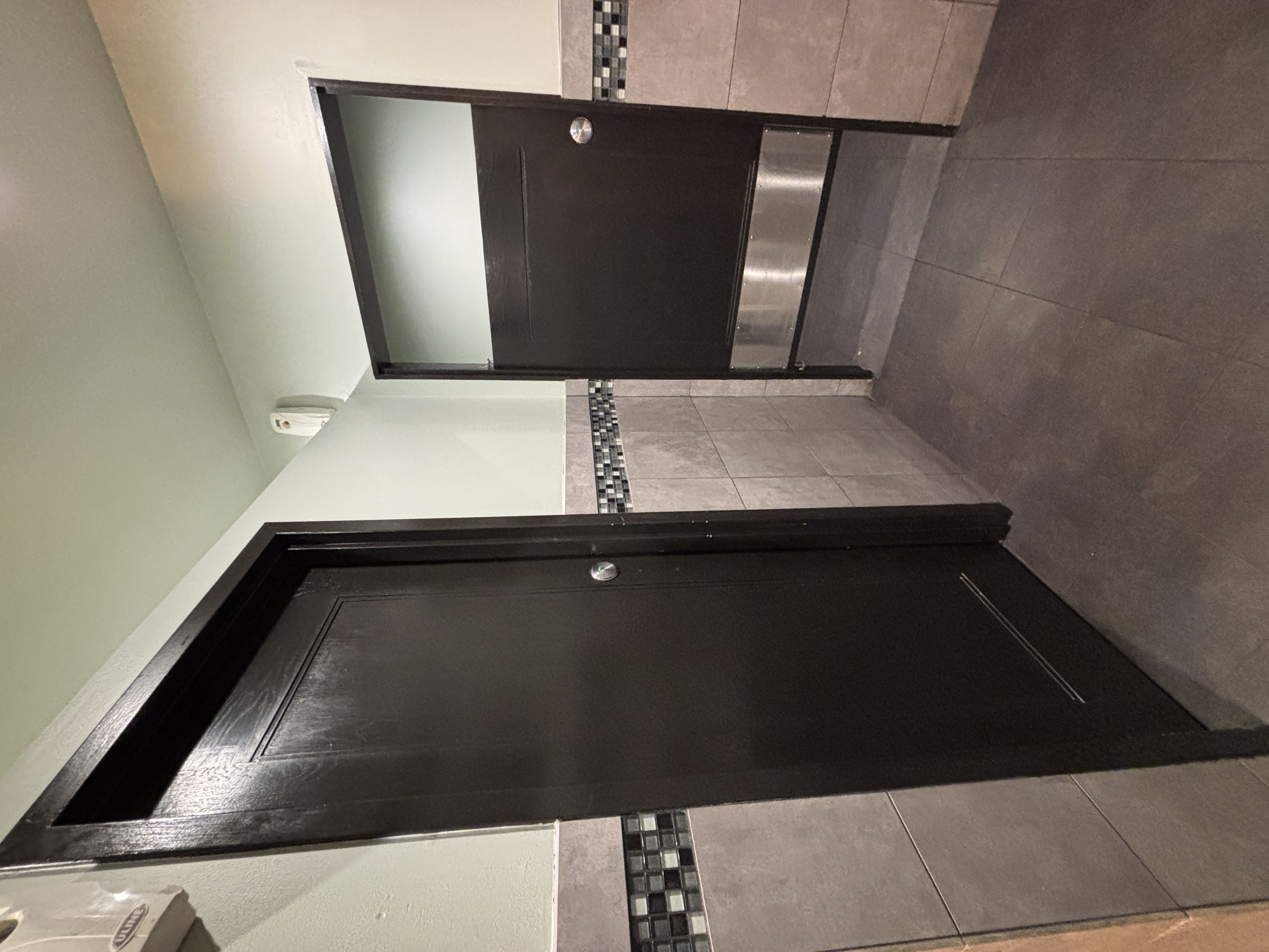 Mens stalls