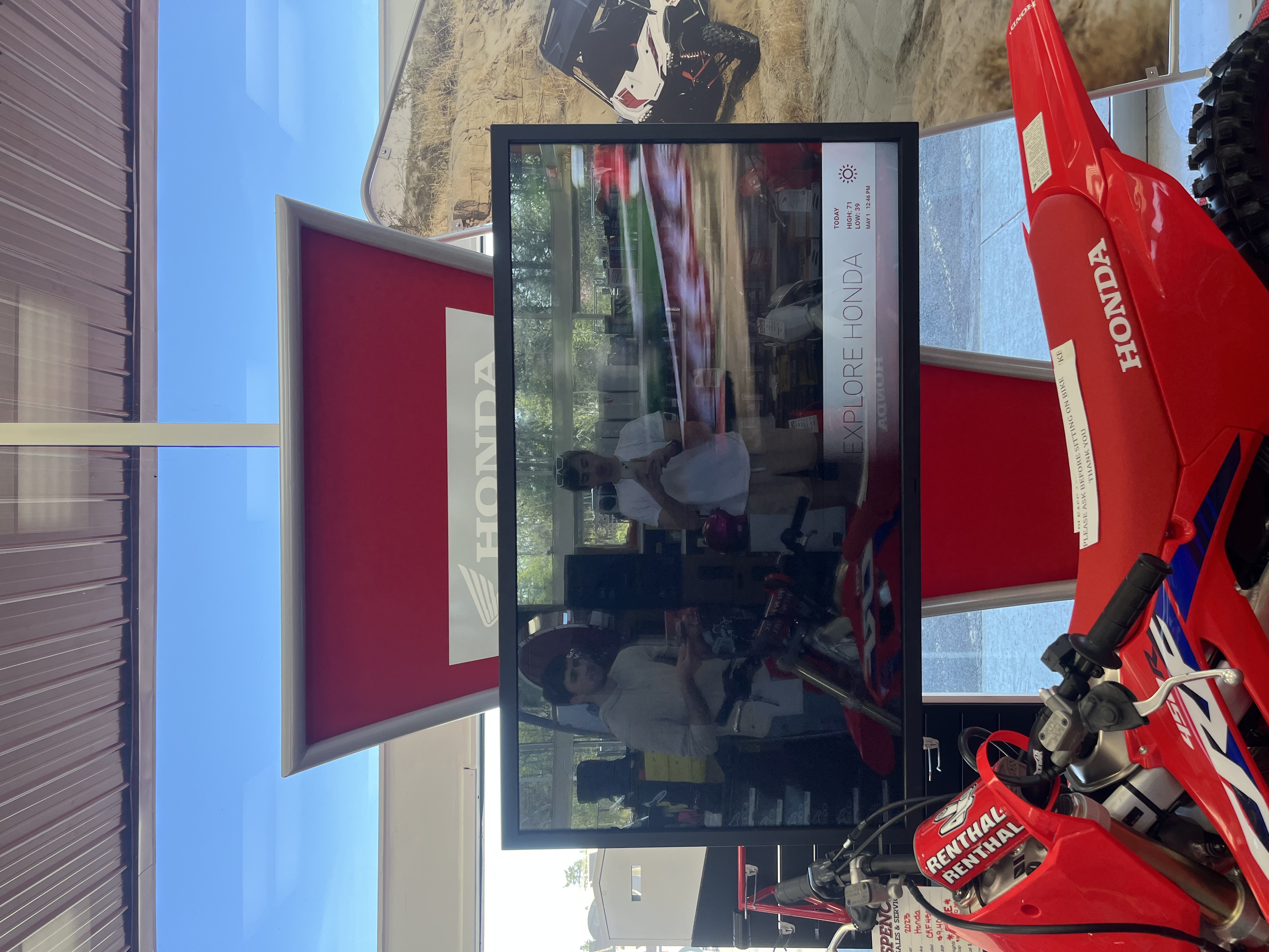 Audio & visual TV