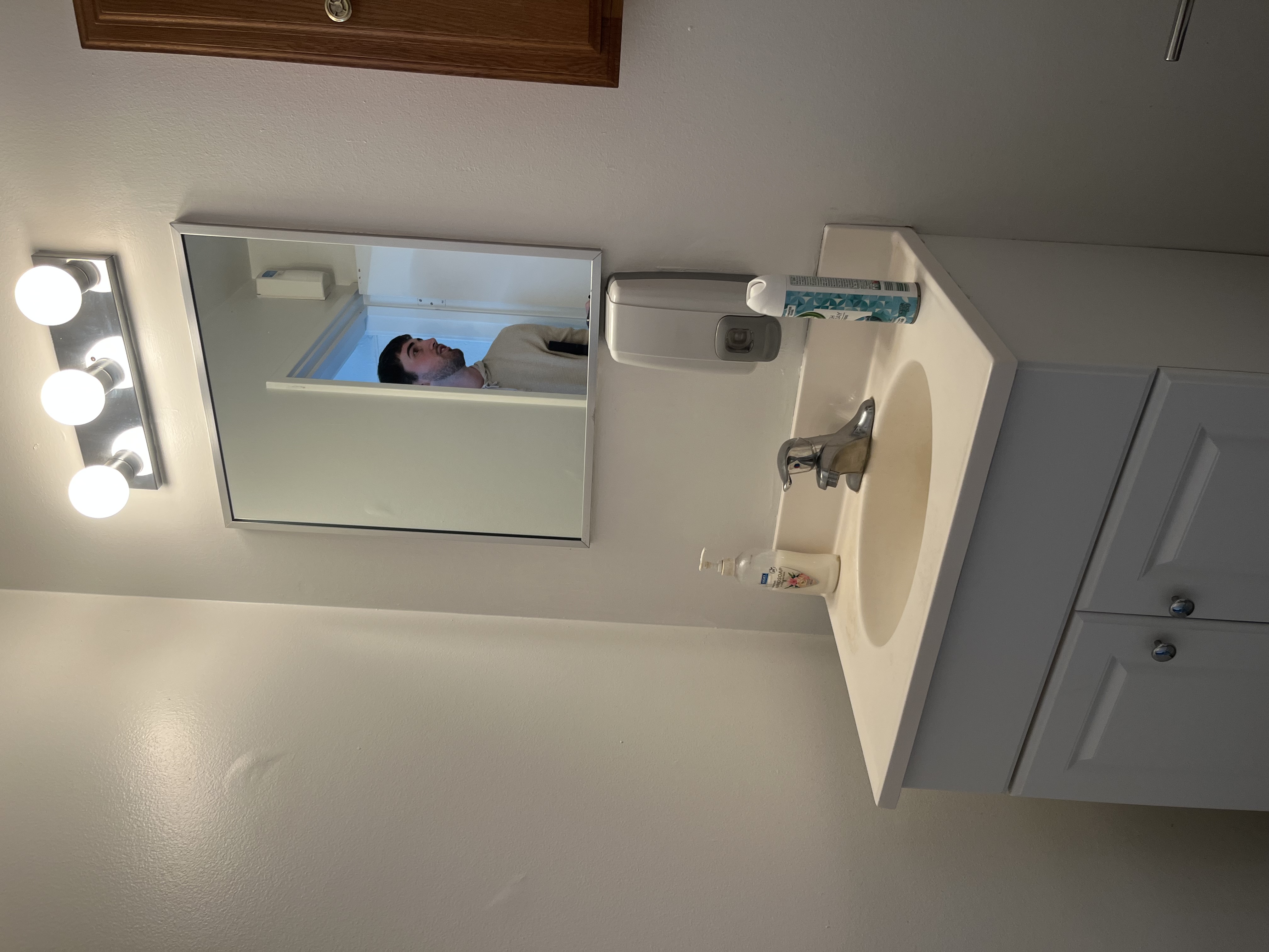 Sink - not roll under